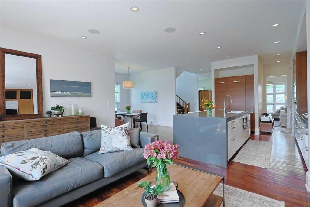 1707 Broadview Road NW, Calgary — photo 3 of 50
