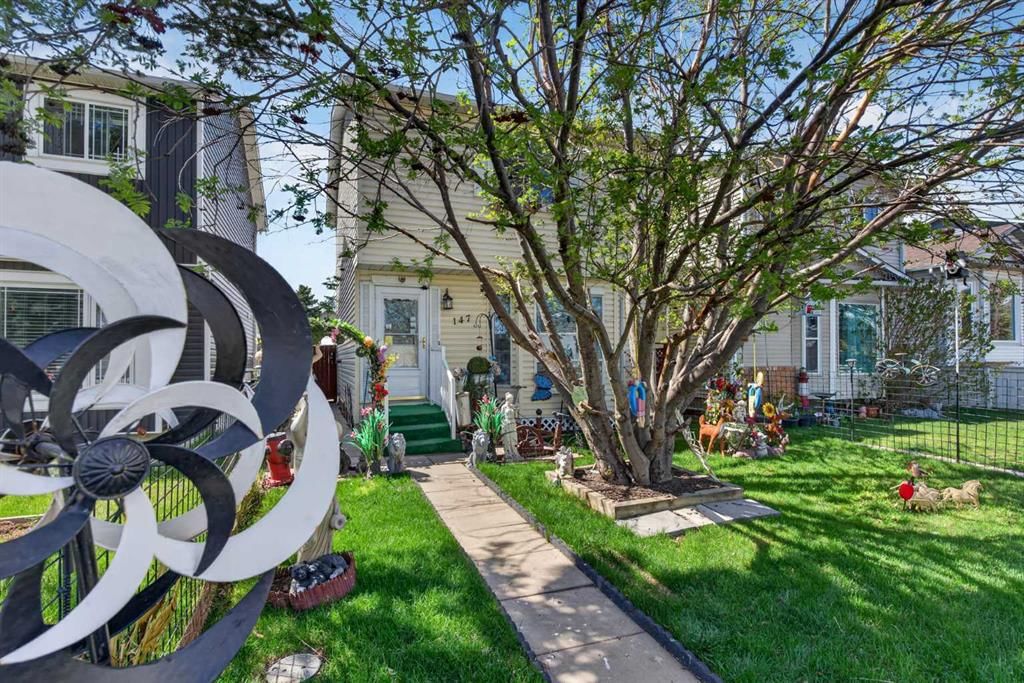 147 Martindale Drive NE, Calgary — photo 2 of 37