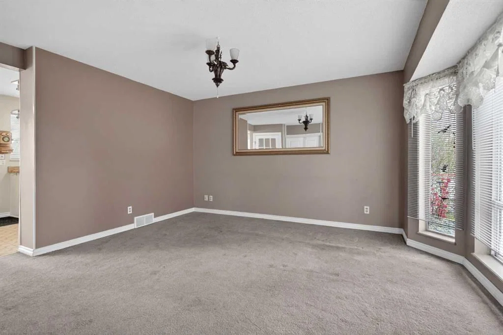 147 Martindale Drive NE, Calgary — photo 4 of 37