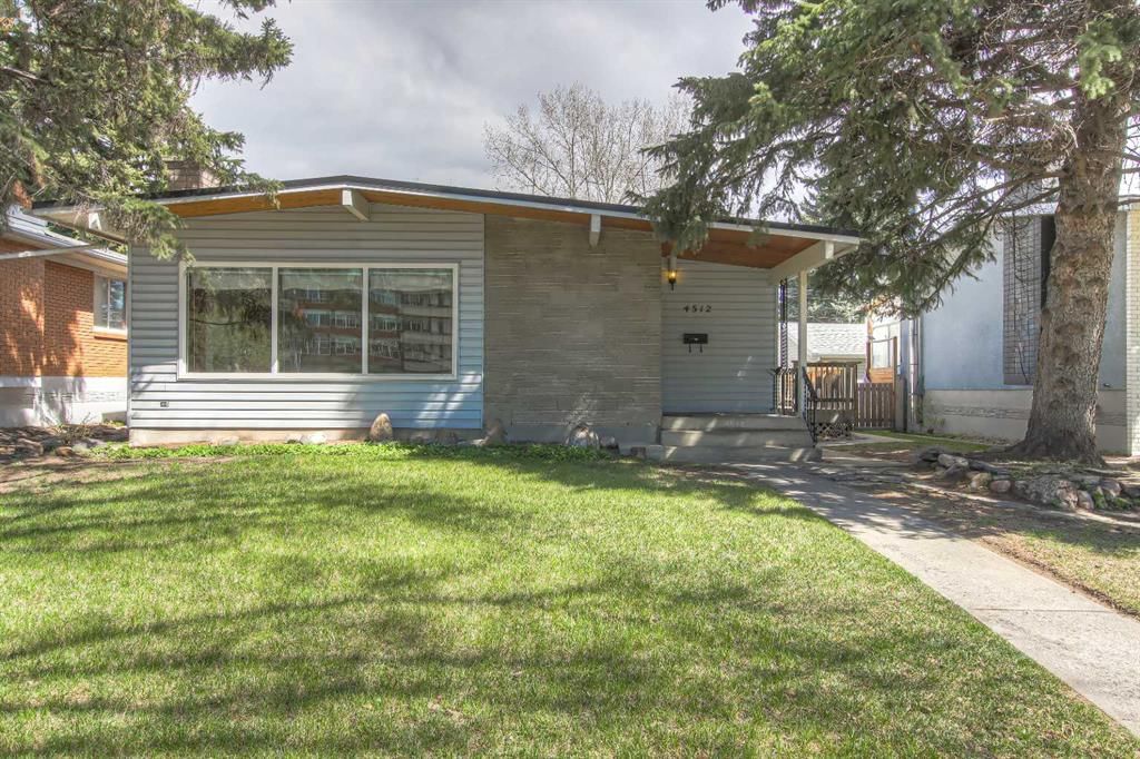 4512 Varsity Drive NW, Calgary — main listing photo