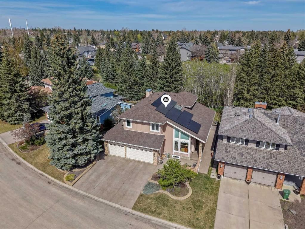 28 Woodacres Way SW, Calgary — main listing photo