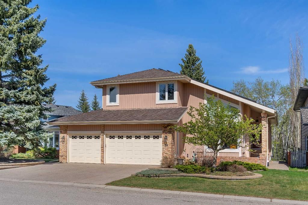 28 Woodacres Way SW, Calgary — photo 2 of 49
