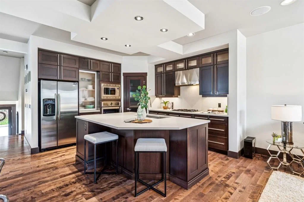 2317 16 Street SW, Calgary — photo 4 of 50