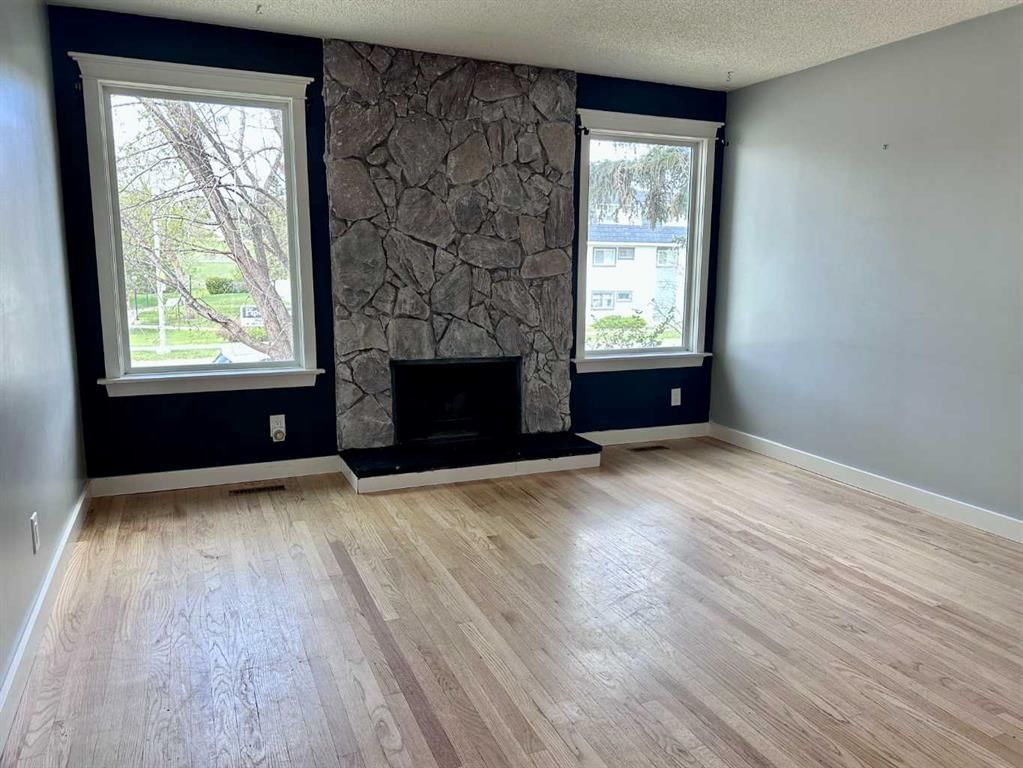 3116 51 Street SW, Calgary — photo 3 of 38