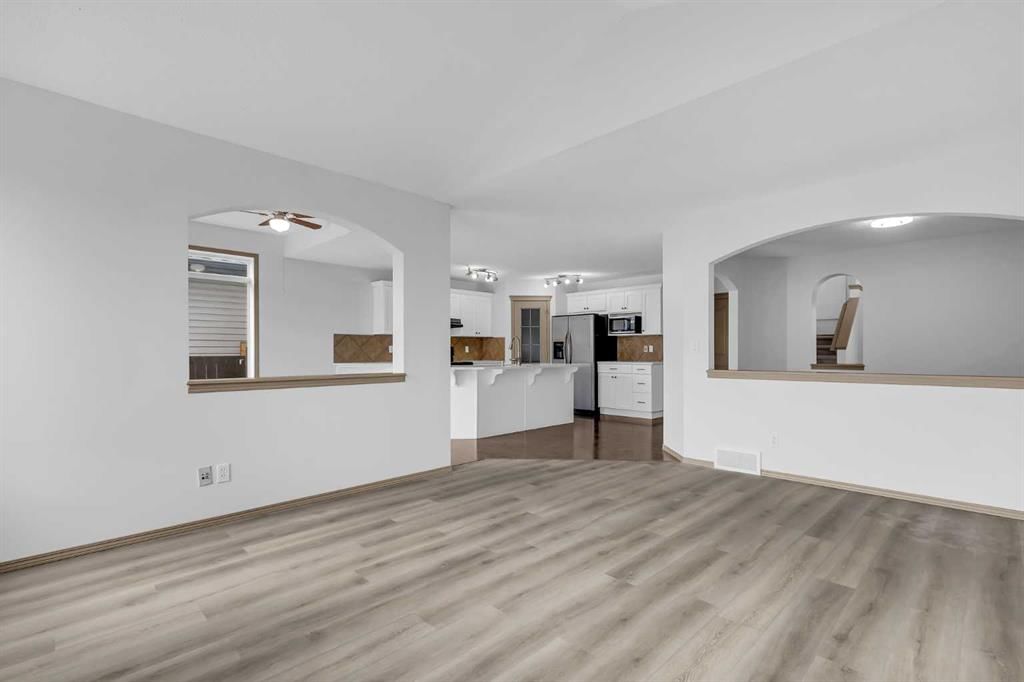 35 New Brighton Manor SE, Calgary — photo 5 of 35