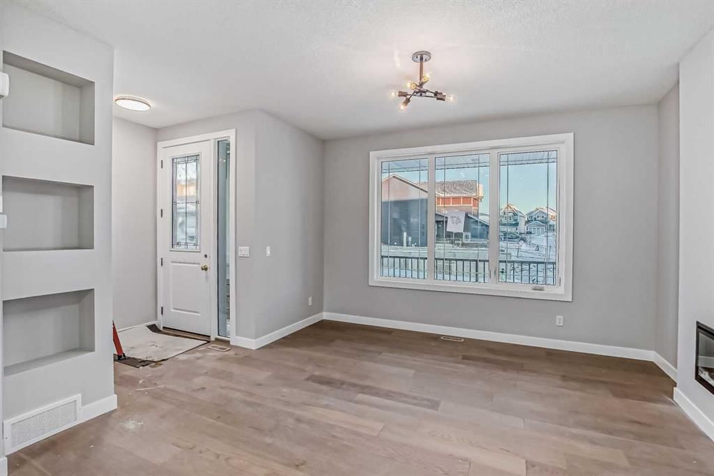2081 Cobblespring Avenue SW, Airdrie — photo 4 of 23