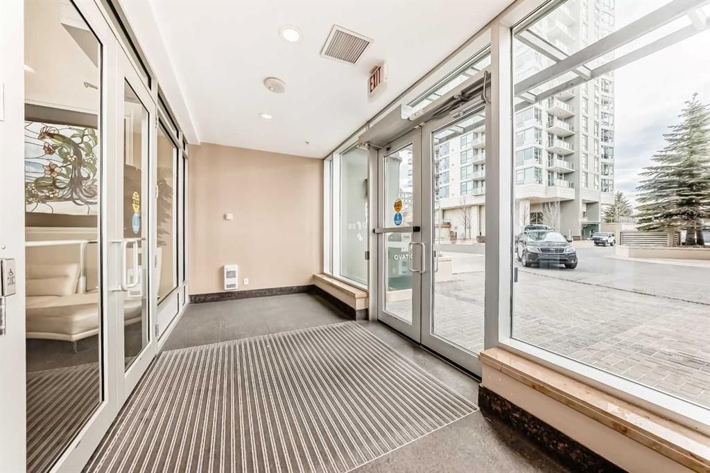 1905, 99 Spruce Place SW, Calgary — photo 4 of 50