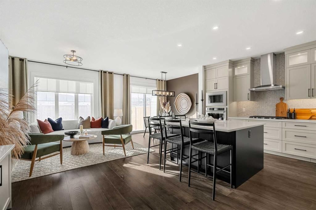 291 Greenwich Drive NW, Calgary — photo 2 of 45