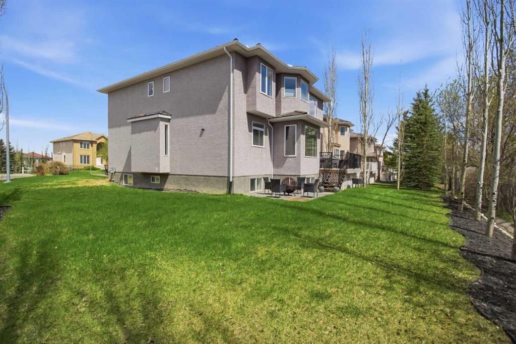 36 Hampstead Hill NW, Calgary — photo 2 of 49