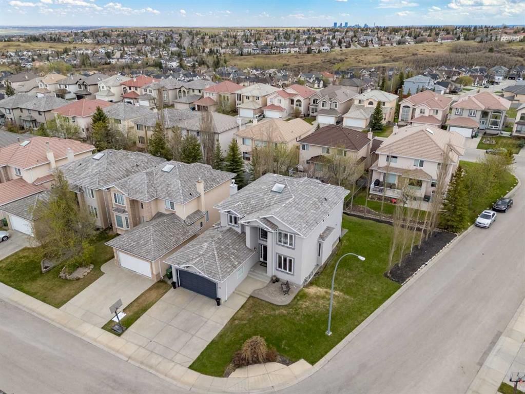 36 Hampstead Hill NW, Calgary — photo 3 of 49