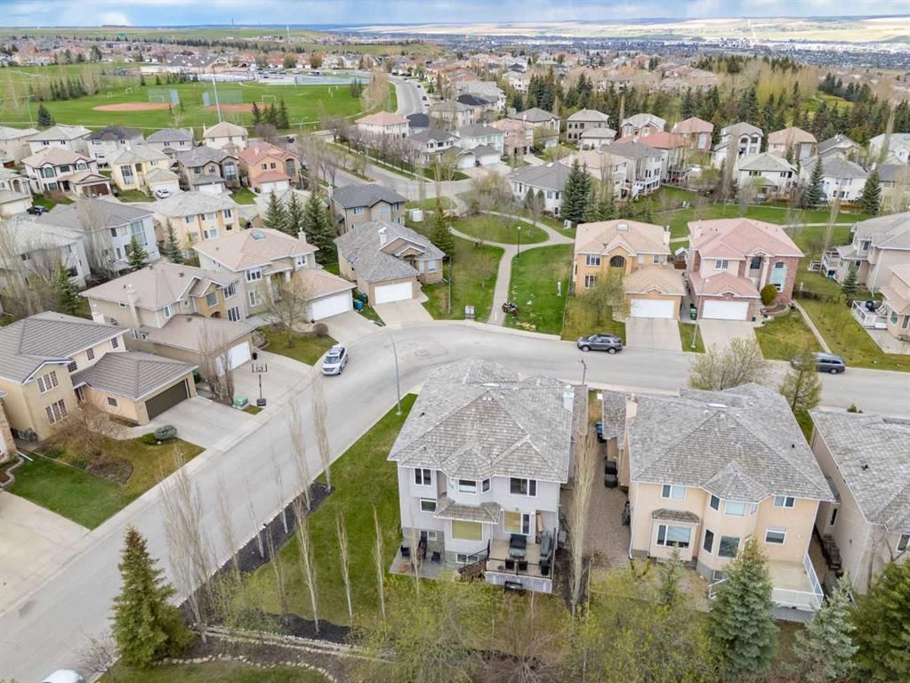 36 Hampstead Hill NW, Calgary — photo 4 of 49