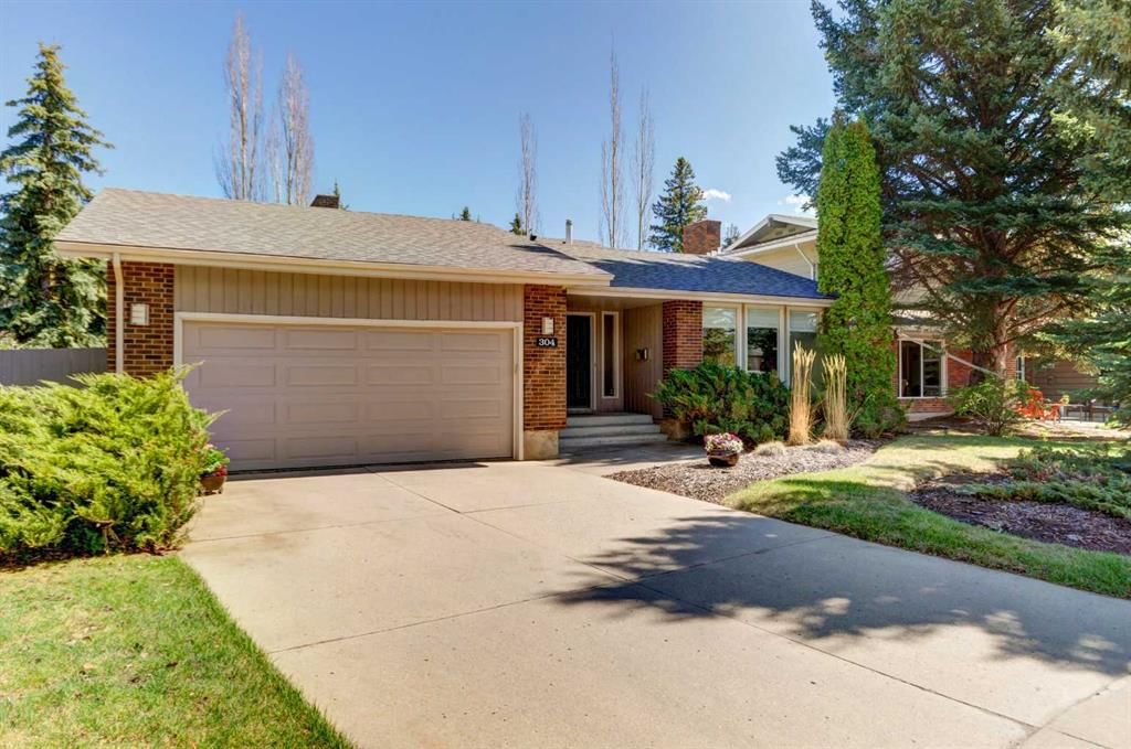 304 Lake Mead Crescent SE, Calgary — main listing photo
