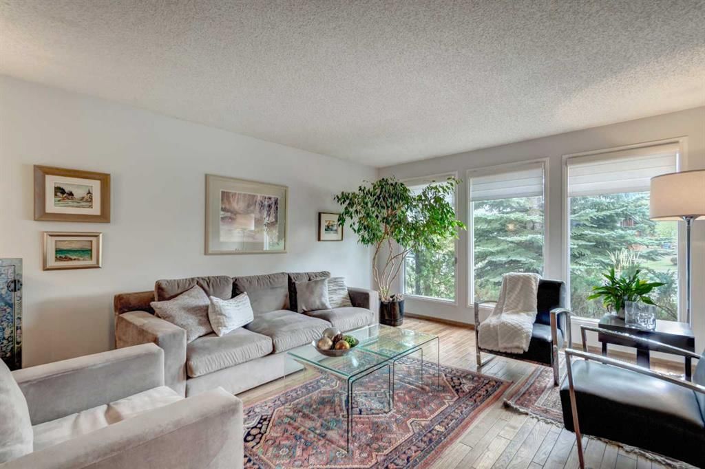 304 Lake Mead Crescent SE, Calgary — photo 3 of 41