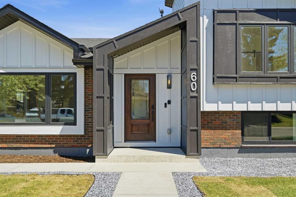 60 Lake Lucerne Close SE, Calgary — photo 2 of 50
