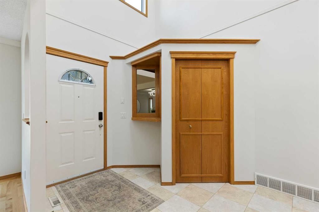 136 Schubert Hill NW, Calgary — photo 2 of 47