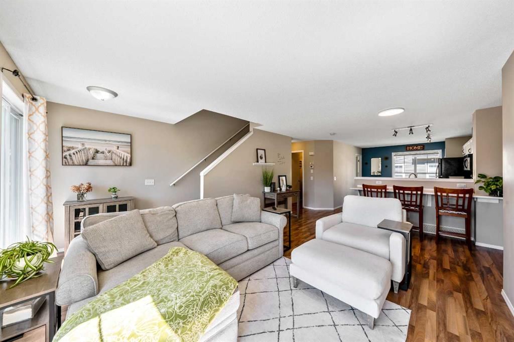 43 Toscana Gardens NW, Calgary — photo 3 of 31