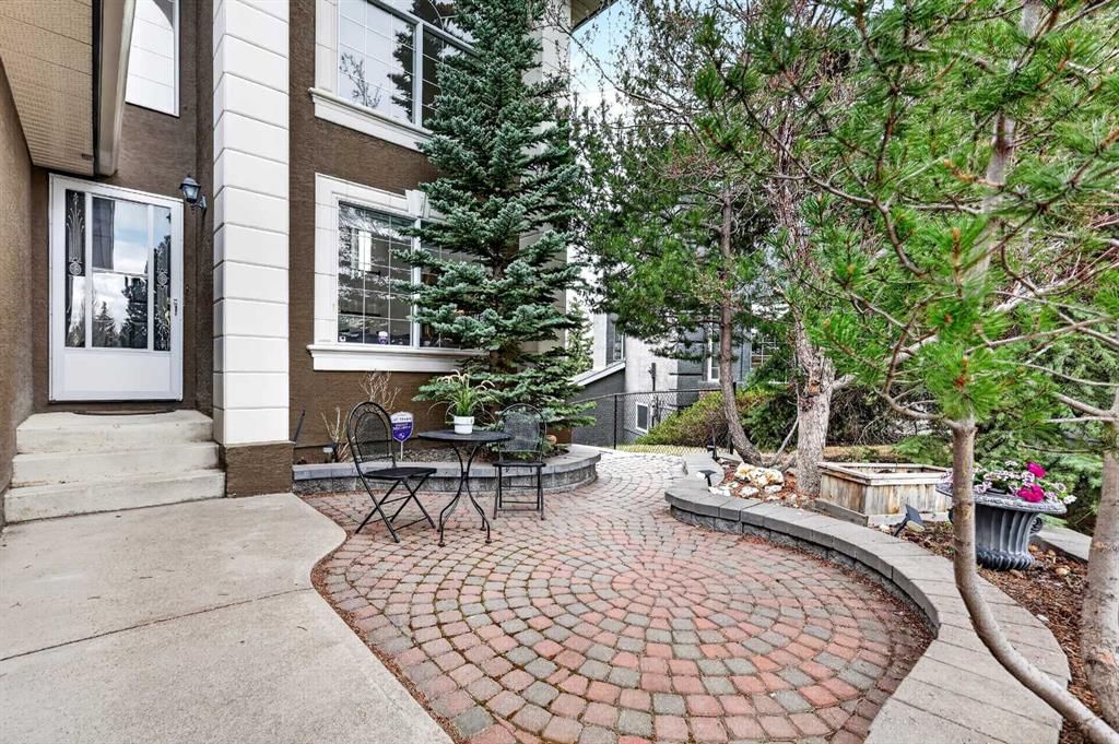 34 Sienna Park Place SW, Calgary — photo 2 of 50