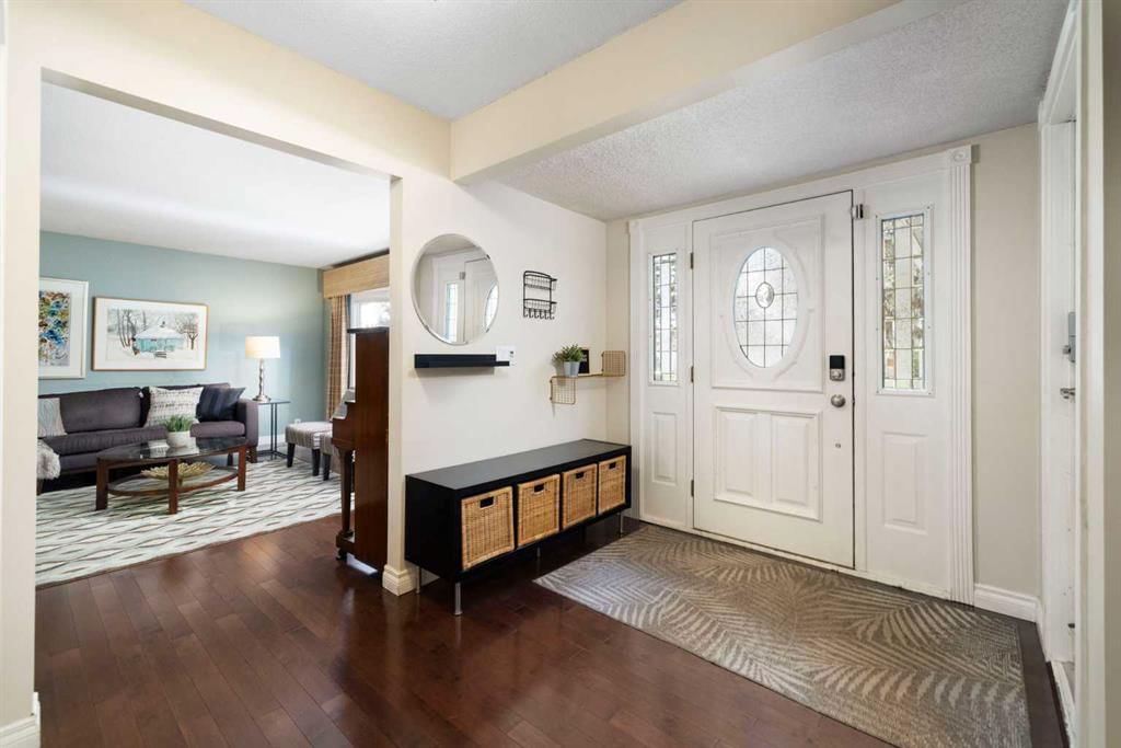 111 Lake Mead Place SE, Calgary — photo 3 of 50