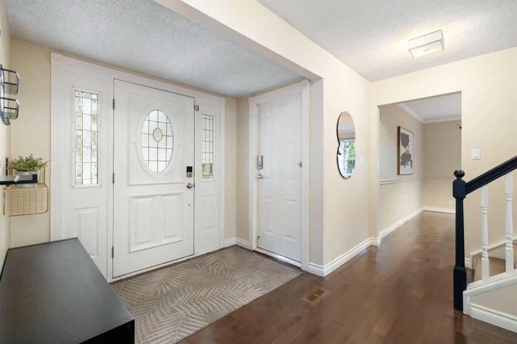 111 Lake Mead Place SE, Calgary — photo 4 of 50
