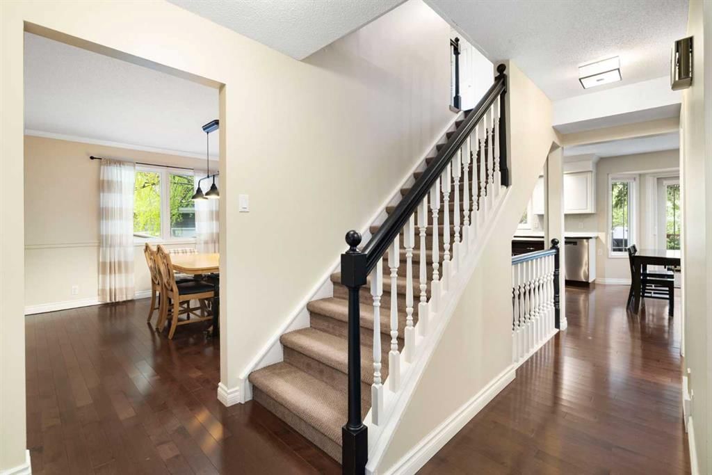 111 Lake Mead Place SE, Calgary — photo 5 of 50