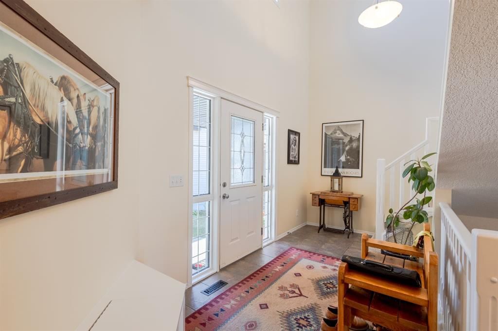 125 Rockborough Green NW, Calgary — photo 4 of 38