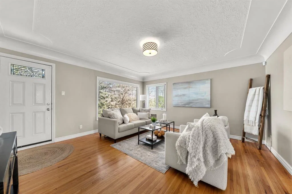 817 17 Avenue SE, Calgary — photo 3 of 49