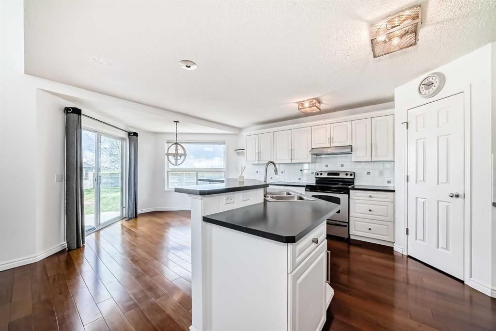 311 Bridlecreek Green SW, Calgary — photo 5 of 50