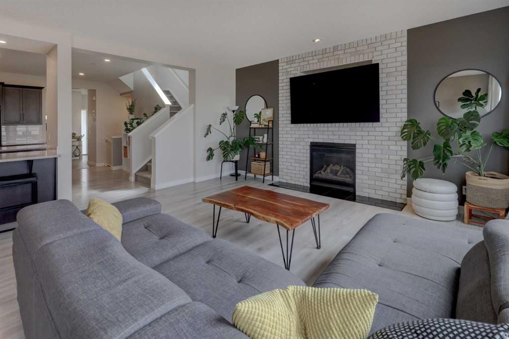 468 Livingston View NE, Calgary — photo 3 of 46