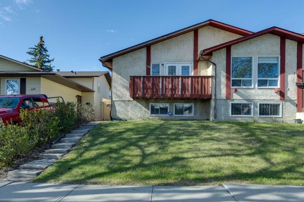 1121 Berkley Drive NW, Calgary — photo 2 of 36