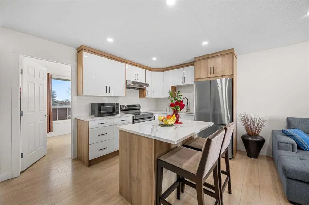 123 Radley Place SE, Calgary — photo 3 of 42