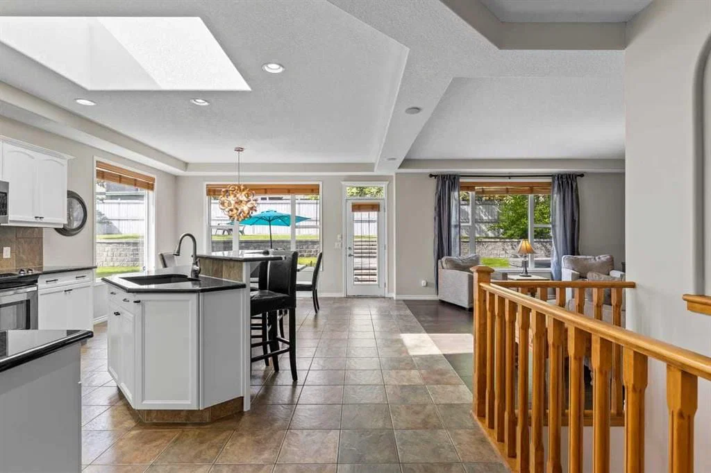 25 Panamount Green NW, Calgary — photo 4 of 50