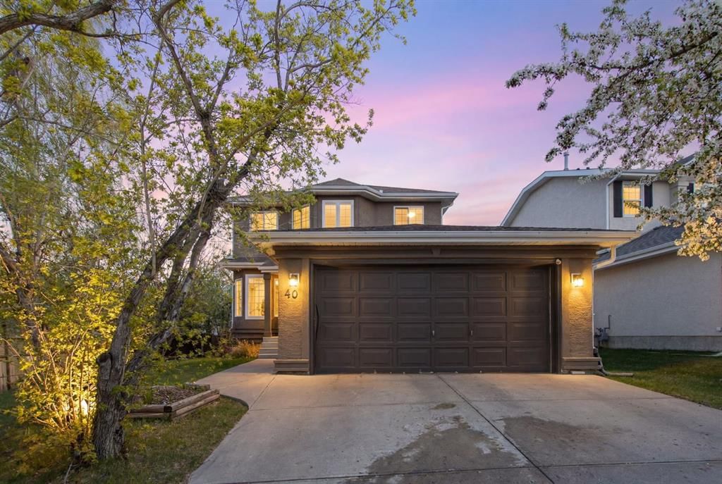 40 Mt Assiniboine Circle SE, Calgary — main listing photo