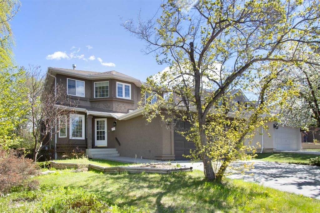 40 Mt Assiniboine Circle SE, Calgary — photo 2 of 44