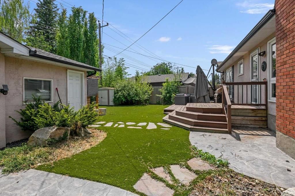 784 Acadia Drive SE, Calgary — photo 3 of 44