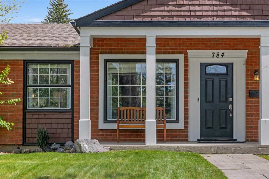 784 Acadia Drive SE, Calgary — photo 4 of 44