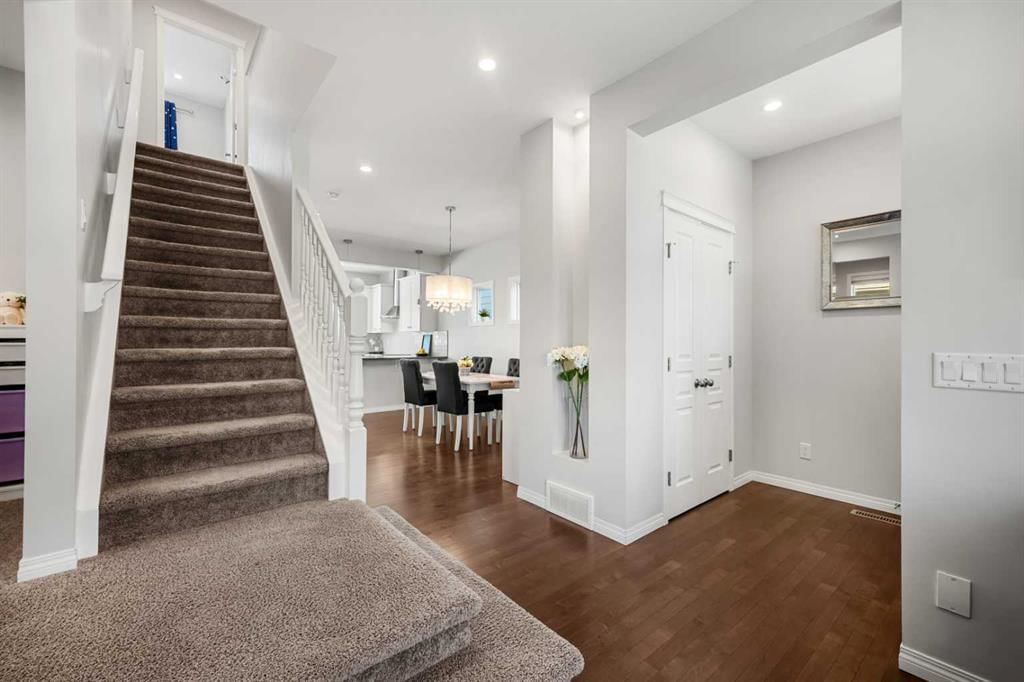 393 Marquis Heights SE, Calgary — photo 2 of 50