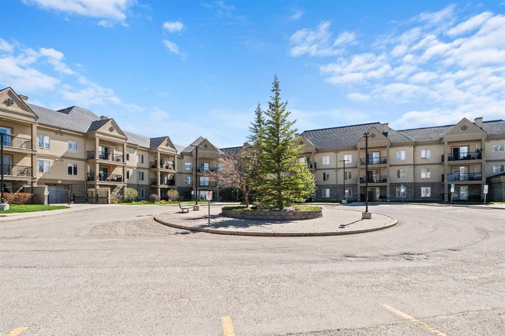 114, 30 Cranfield Link SE, Calgary — photo 2 of 40