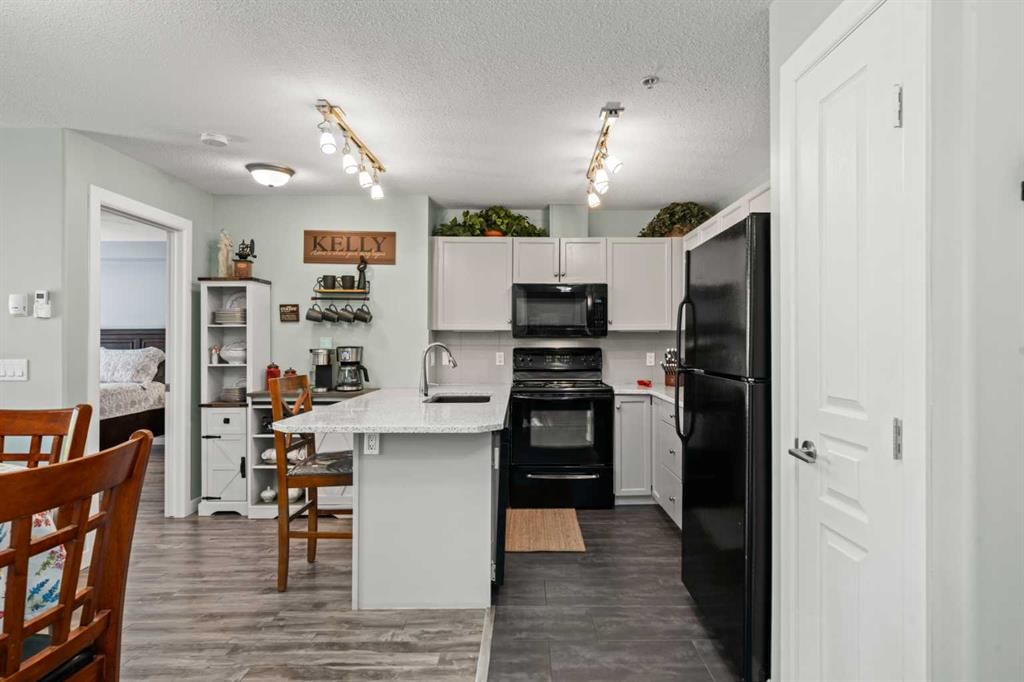114, 30 Cranfield Link SE, Calgary — photo 4 of 40