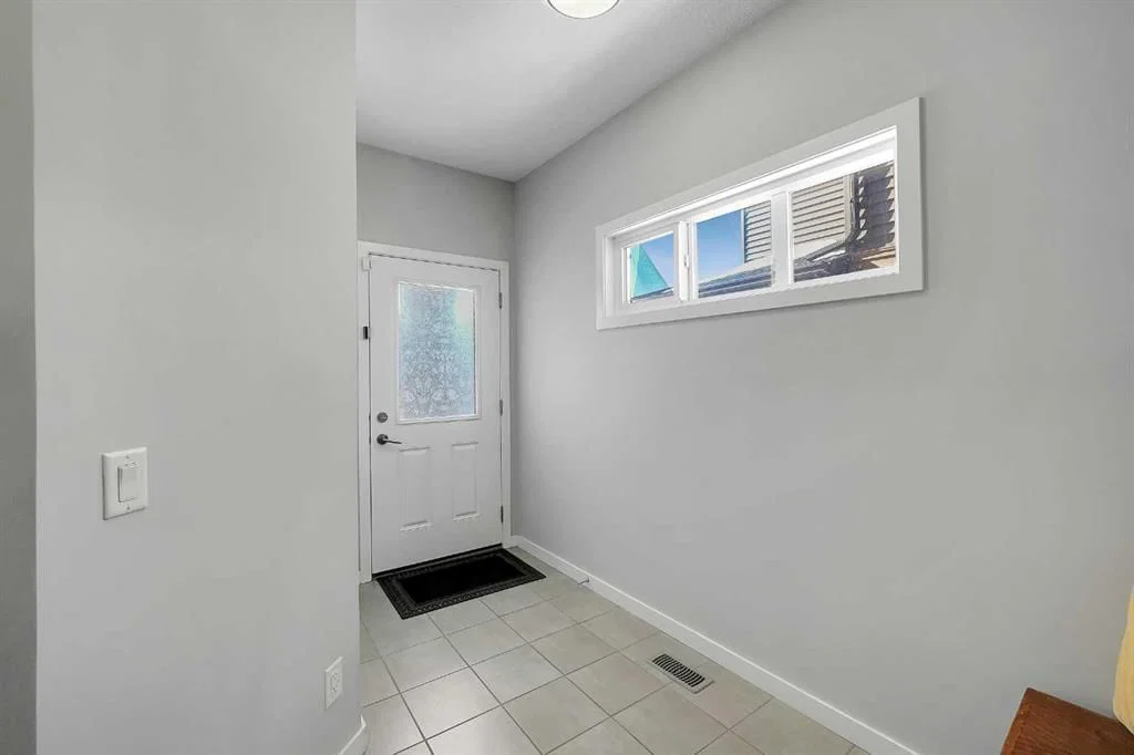 216 Carringvue Manor NW, Calgary — photo 3 of 50