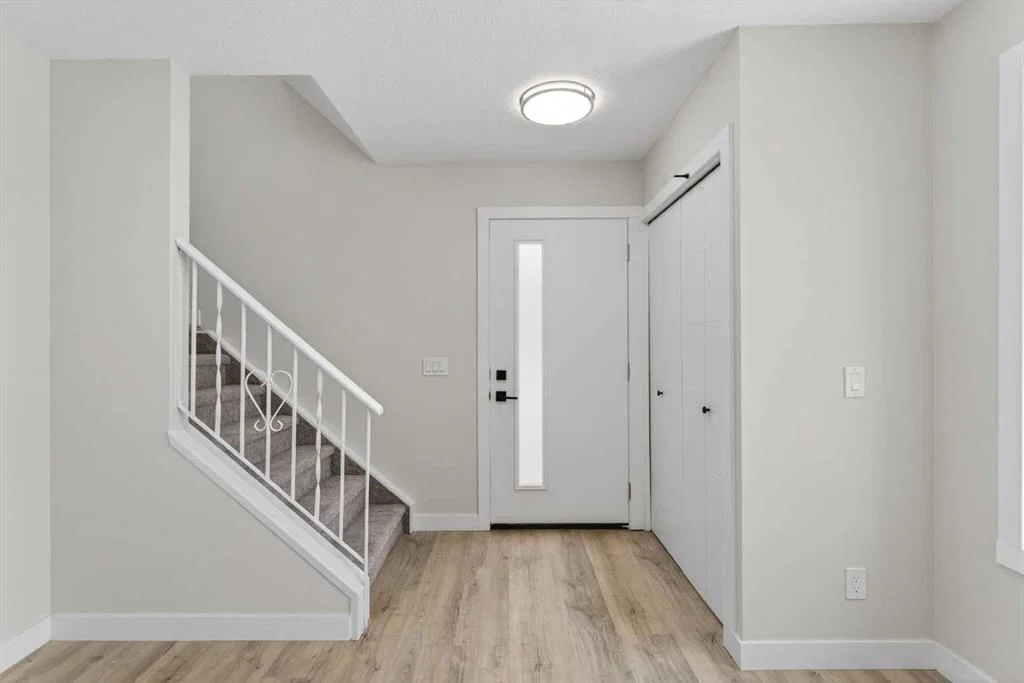 5625 Templehill Road NE, Calgary — photo 5 of 42