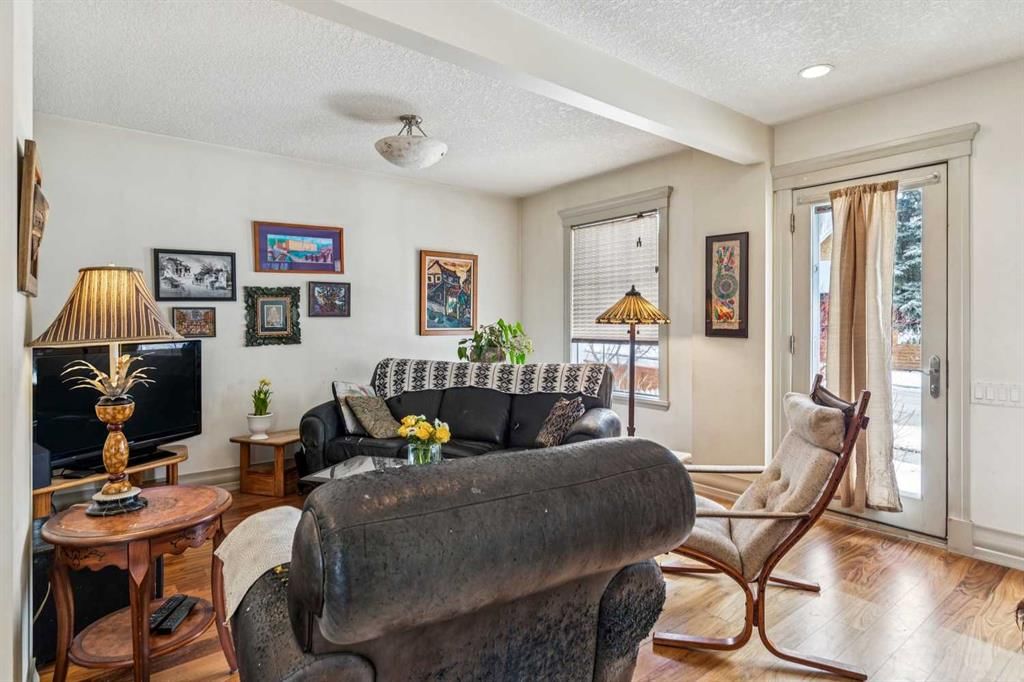 515 7 Street NE, Calgary — photo 2 of 44