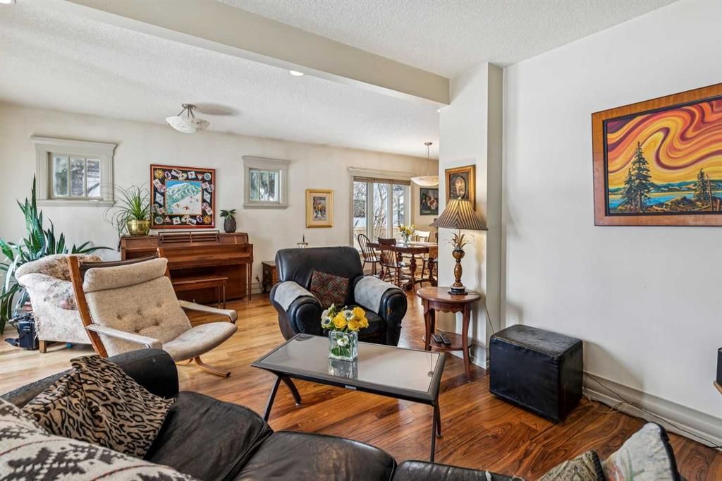 515 7 Street NE, Calgary — photo 4 of 44