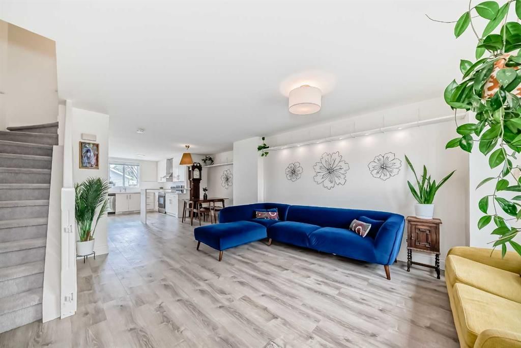 7608 21 Street SE, Calgary — main listing photo