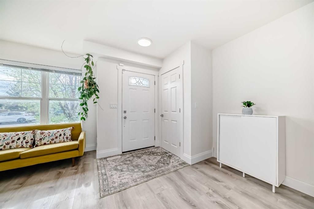 7608 21 Street SE, Calgary — photo 3 of 45
