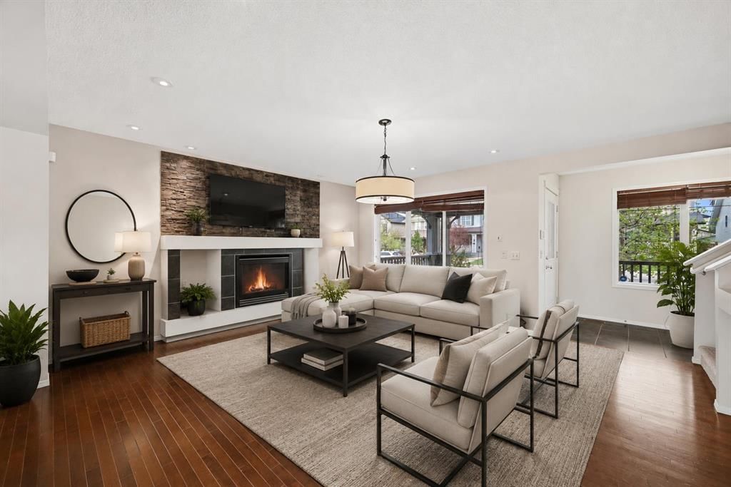 646 Everridge Drive SW, Calgary — main listing photo