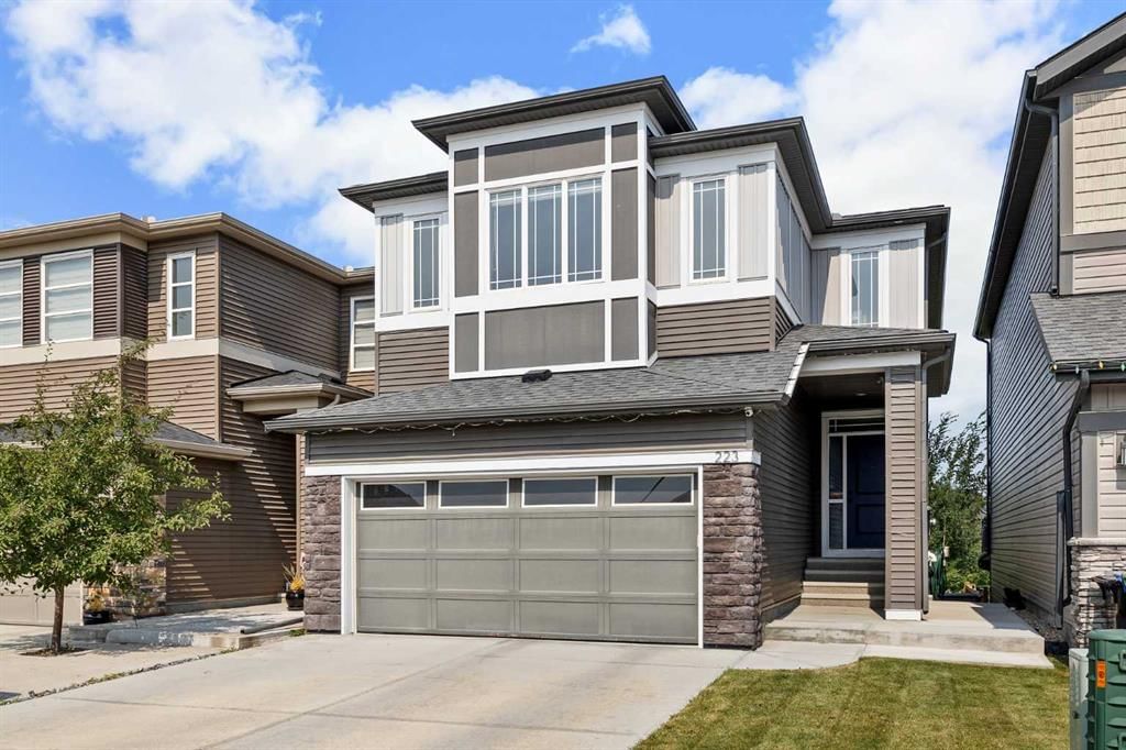 223 Howse Drive NE, Calgary — photo 5 of 49