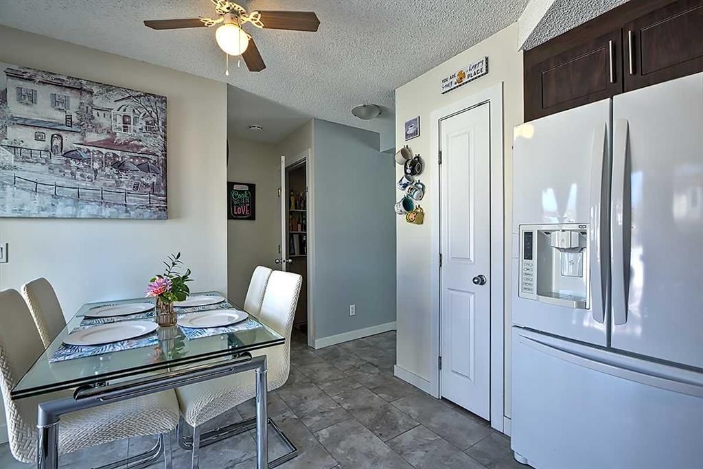 72 Deerpoint Road SE, Calgary — photo 5 of 20