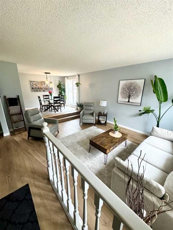 16 Woodfield Court SW, Calgary — photo 5 of 24