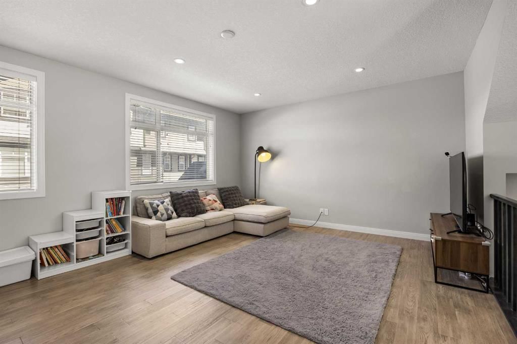309 Wentworth Row SW, Calgary — photo 2 of 38