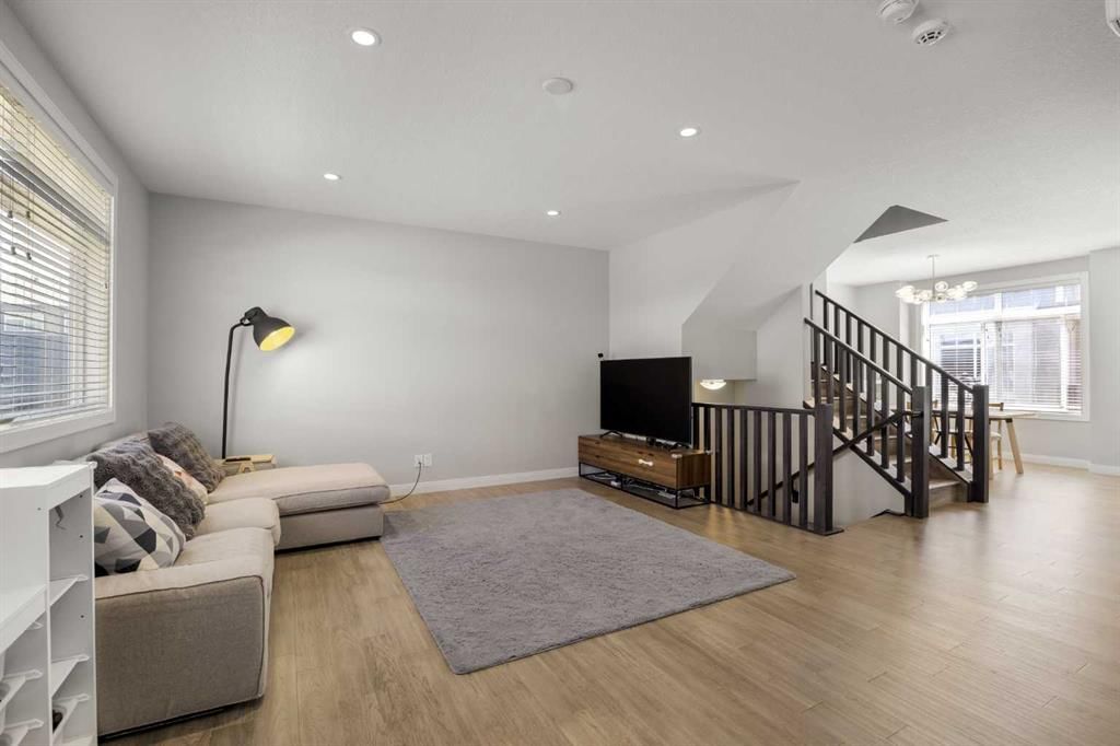 309 Wentworth Row SW, Calgary — photo 5 of 38